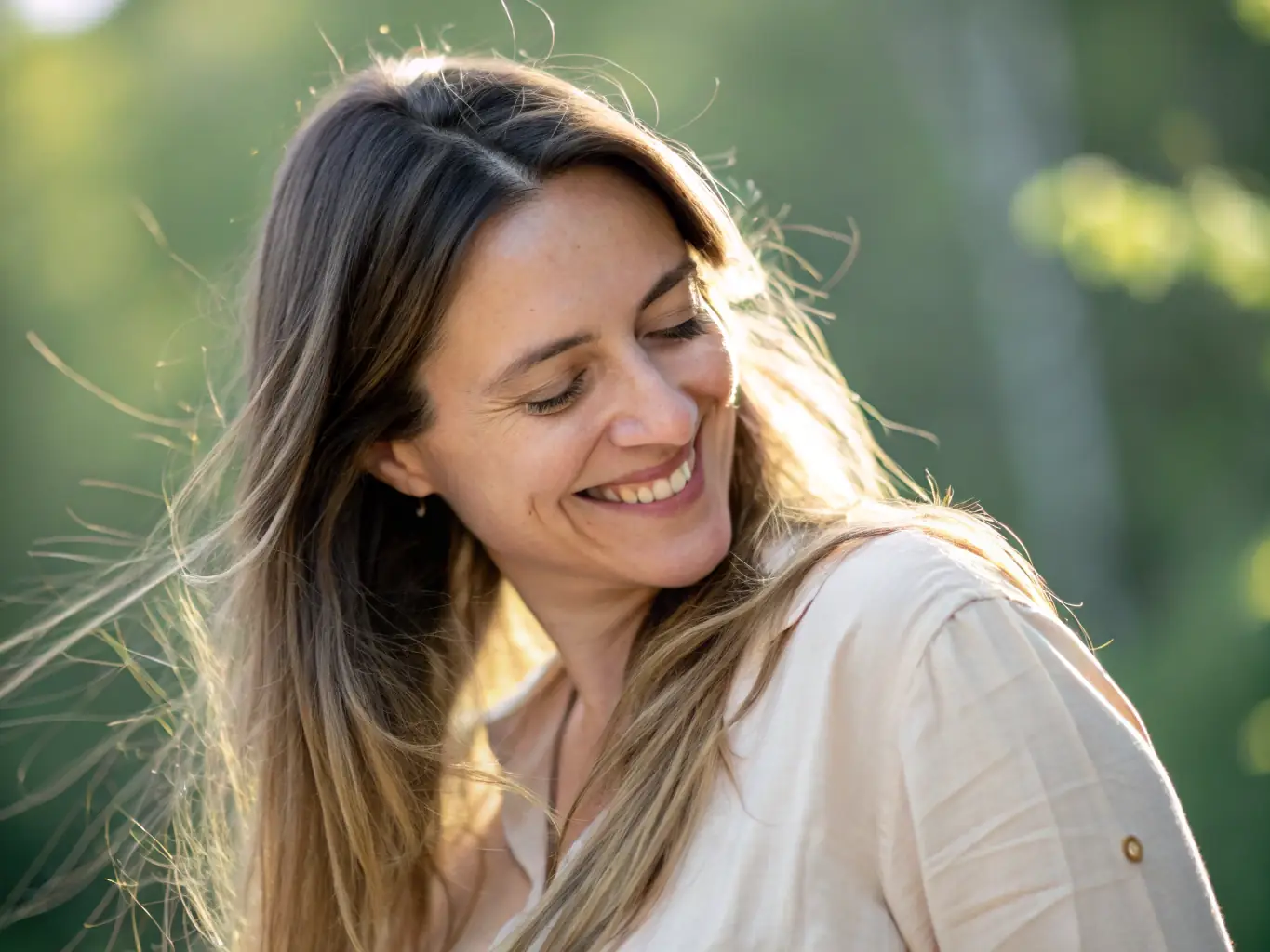 A professional headshot of a person smiling confidently, overlaid with LinkedIn logo elements, symbolizing LinkedIn coaching.